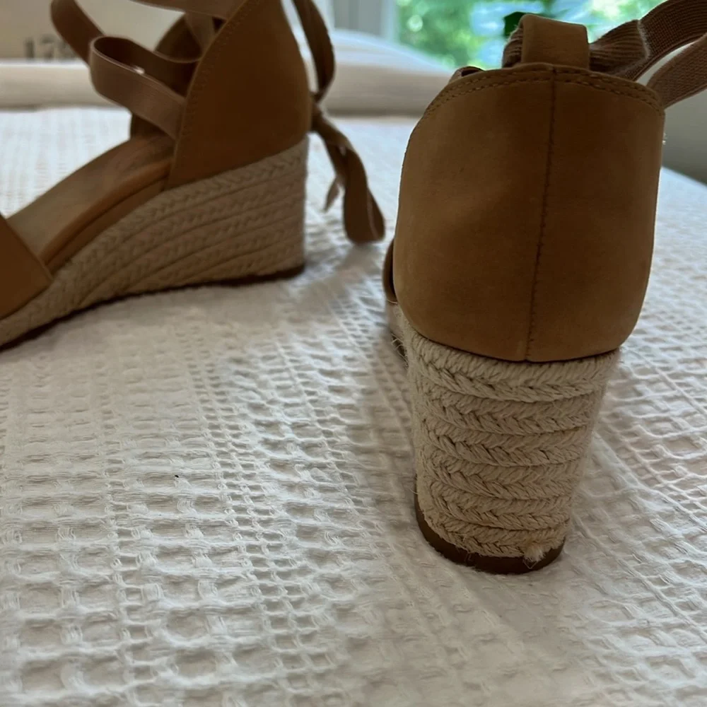 ✌🏼Womens Corso Como Heels!! Size 6! Tan with rope detail!!! Elastic and tie!✌🏼 - Picture 8 of 11